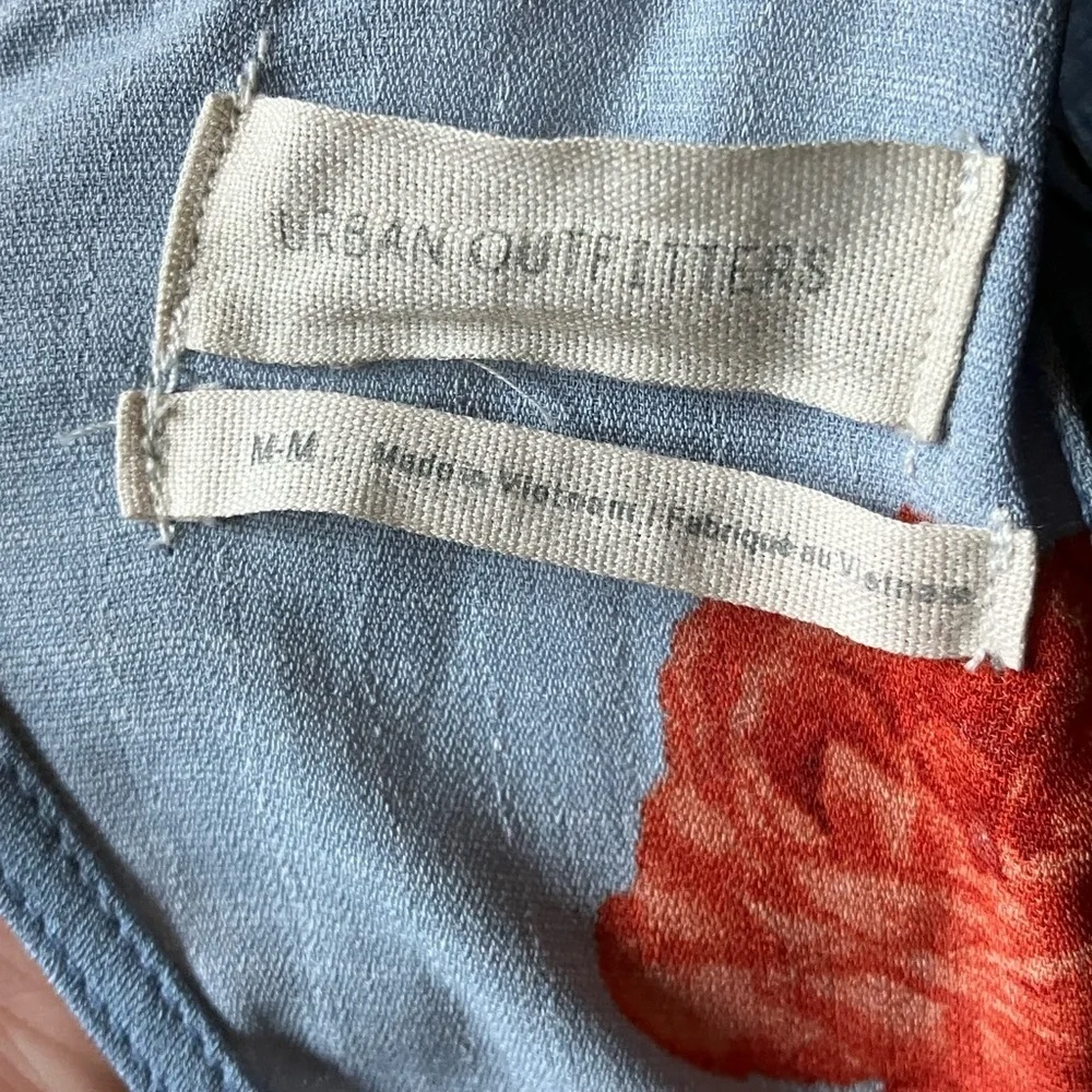 Urban outfitters rose floral romper blue size medium​​​ - Picture 5 of 6